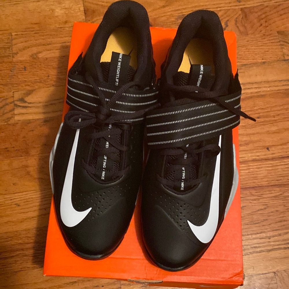 NIKE SAVALEOS Black/White- Grey Fog